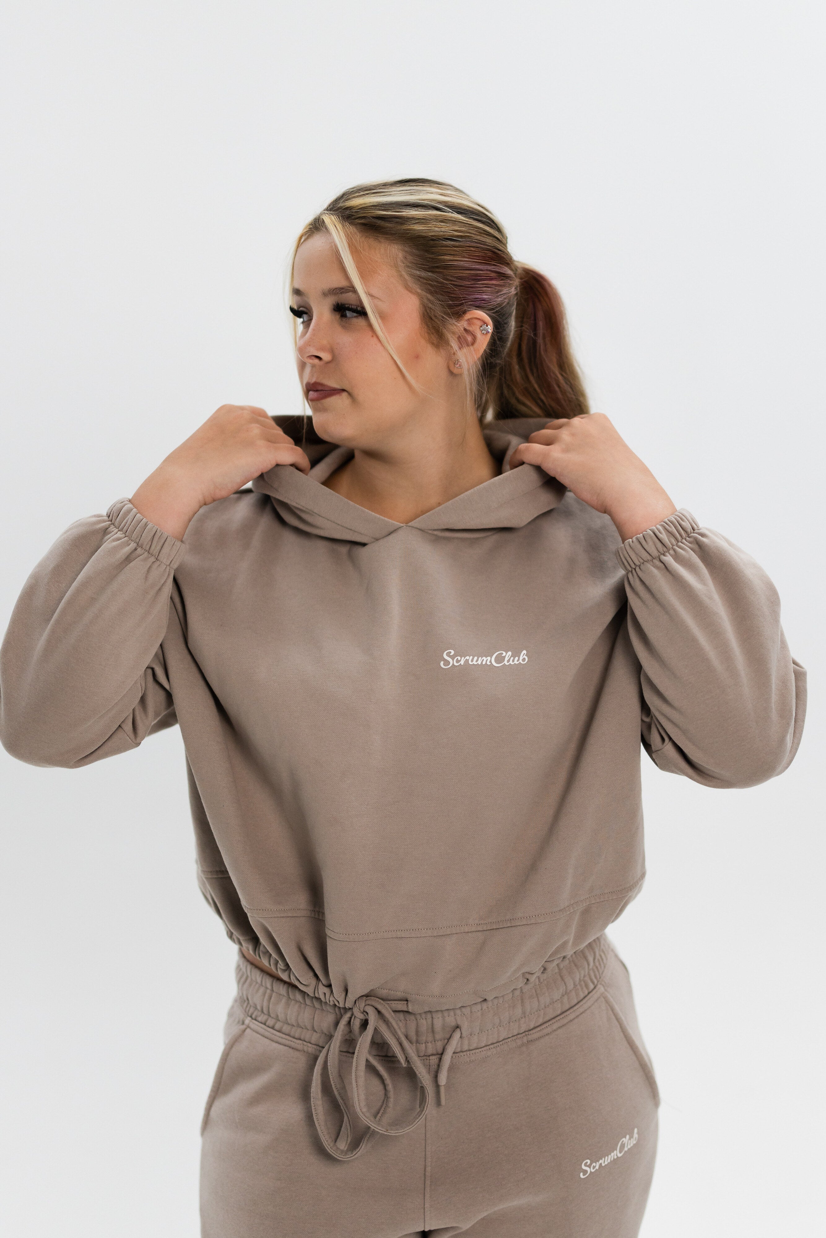 Cropped SC Hoodie stone - three quarter